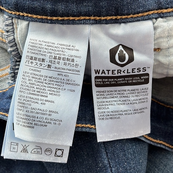 Levi's Women's 710 Super Skinny Jeans (Waterless), size 23 - Picture 4 of 5